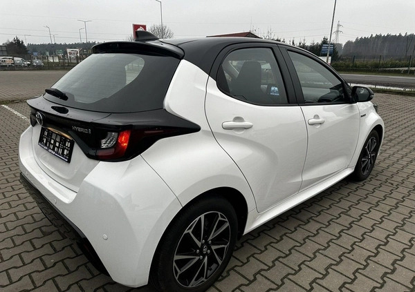 Toyota Yaris cena 69900 przebieg: 44000, rok produkcji 2021 z Lwówek małe 466